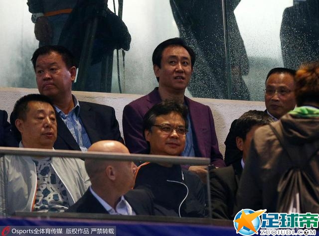 喂他吃完、给他擦干净嘴、漱干净口、洗干净胃，吴奇也算是恢复了意识，整个人躺在束缚着双手双脚的病床上，一脸的生无可恋。